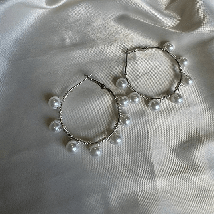 أقراط لؤلؤية أنيقة من ليان