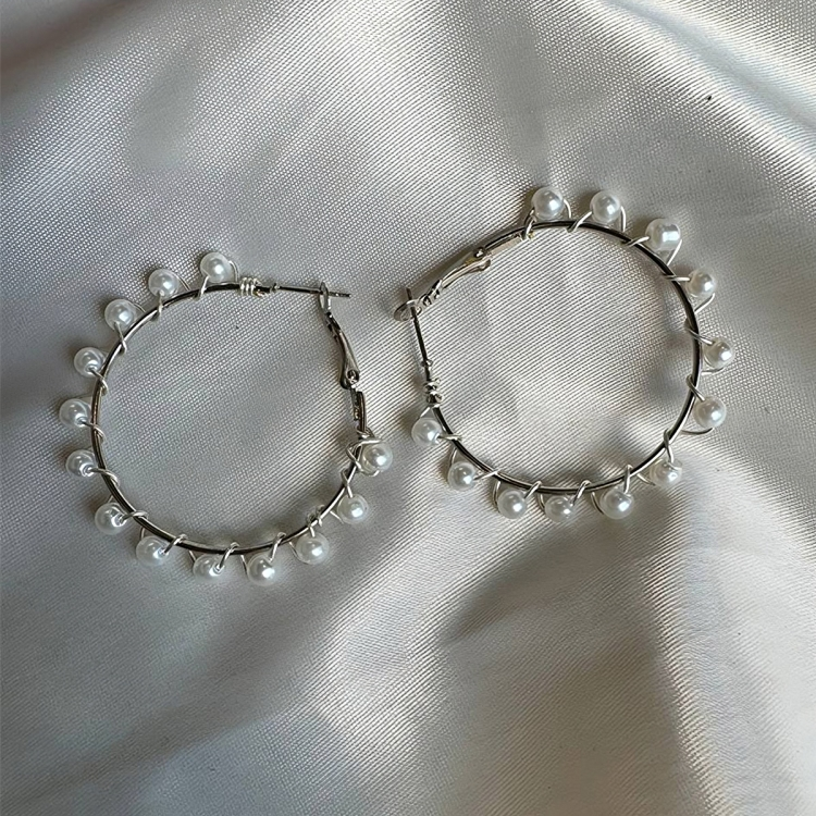 أقراط سناء اللؤلؤية الأنيقة