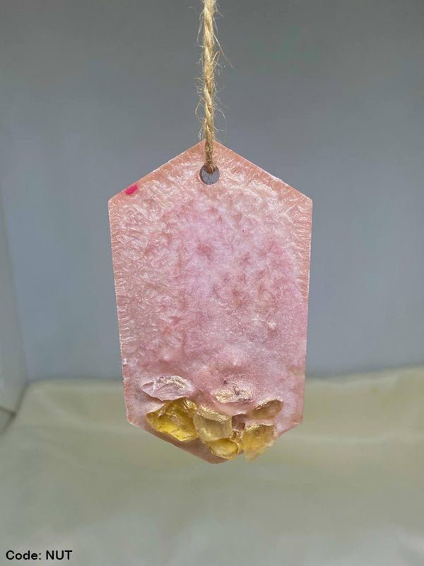Oud Clothes Freshener Candle