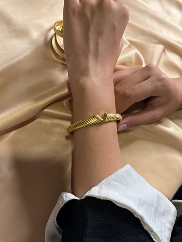 سوار بتصميم أنيق - من الفولاذ المقاوم للصدأ