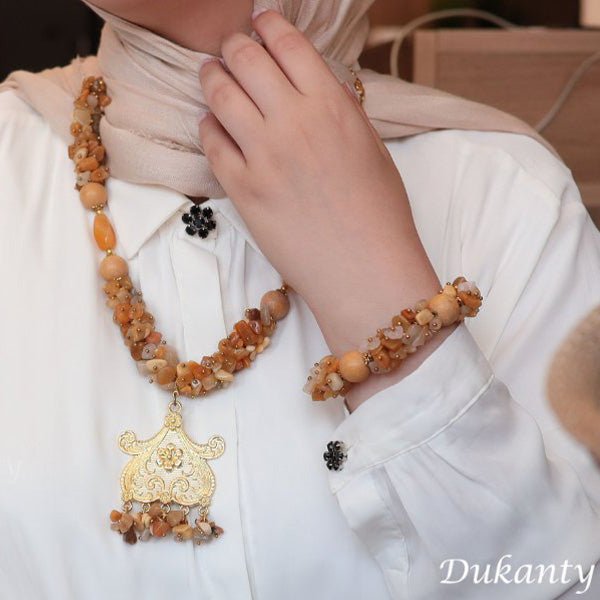 مجموعة جيلان - أحجار السترين الطبيعية مع اليشب