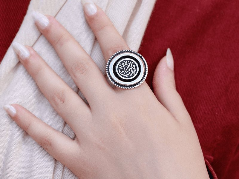 Carla Simple Ring