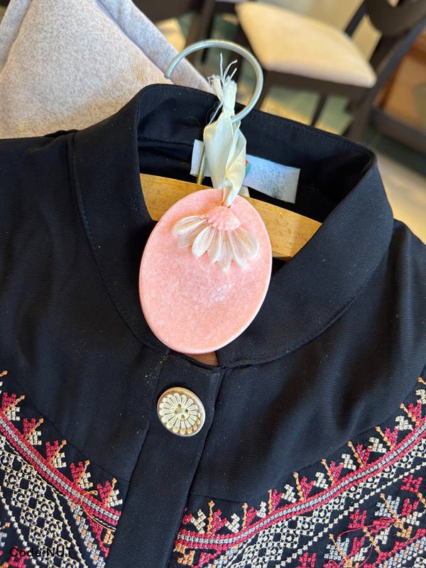 Noor Clothes Freshener Candle