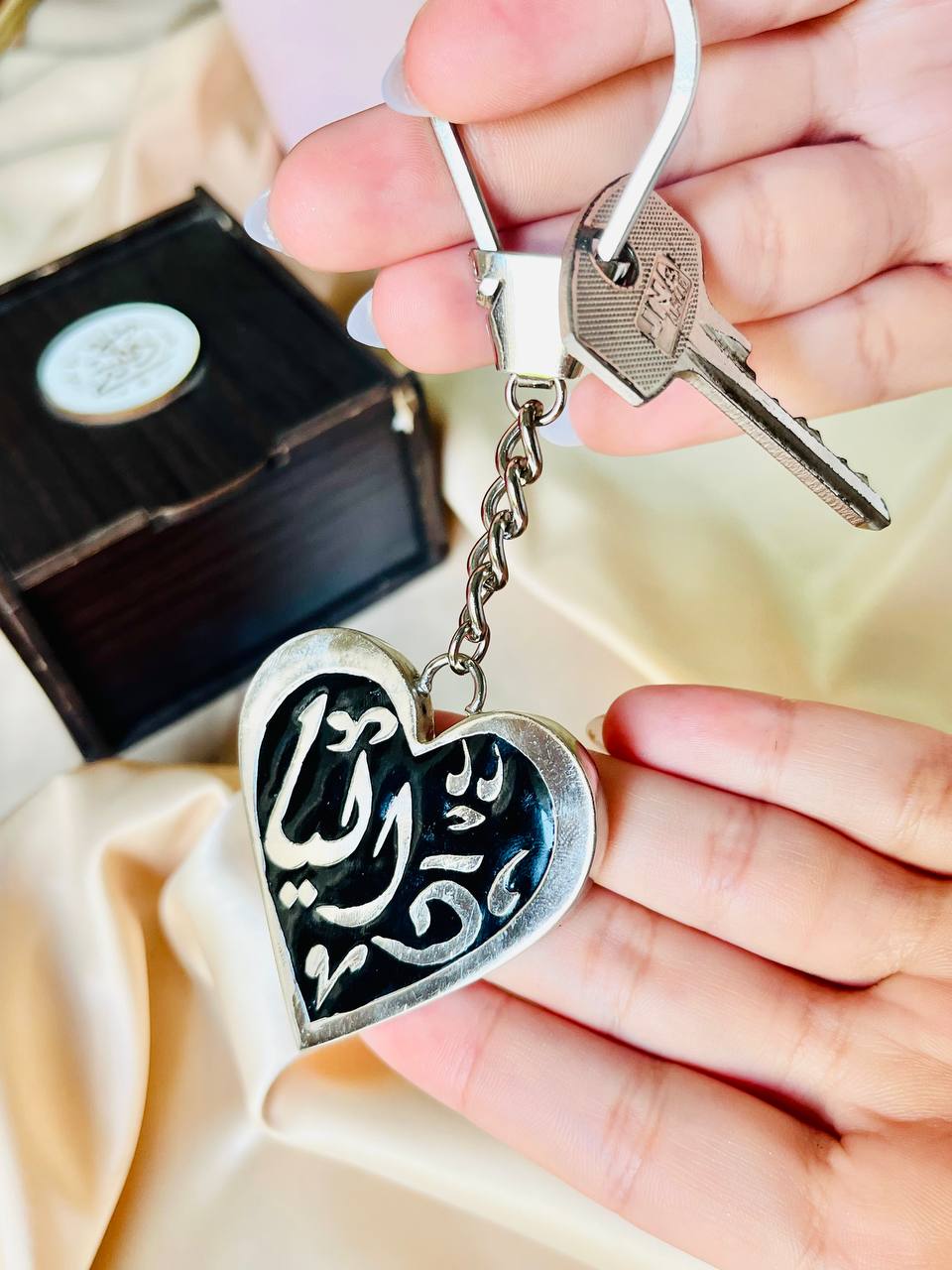 ميدالية قلب "مخصصة" - مطلية بالفضة