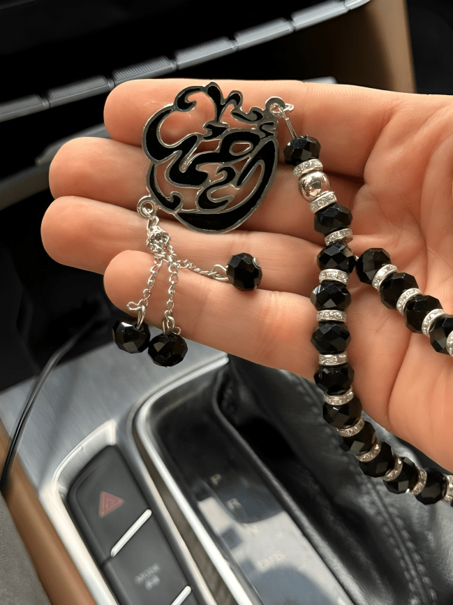 ميدالية سيارة أحمد مخصصة - مطلية بالفضة