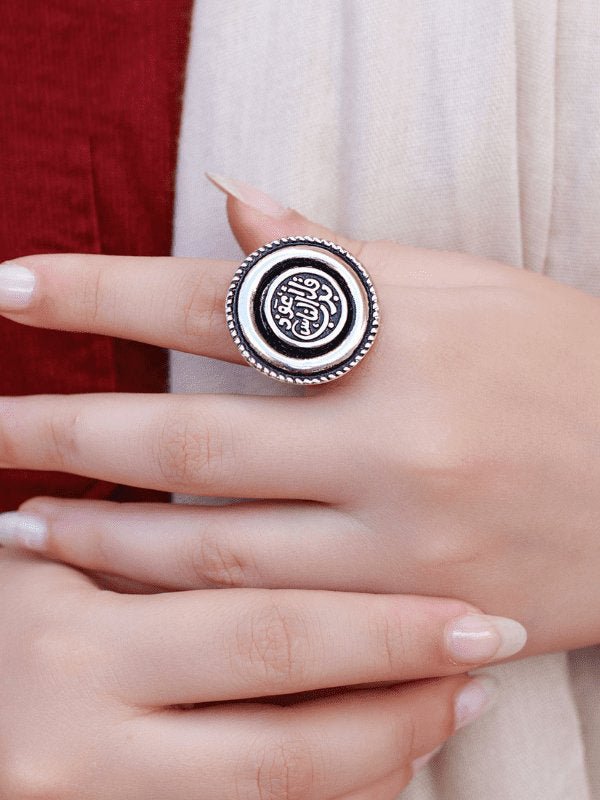 Carla Simple Ring