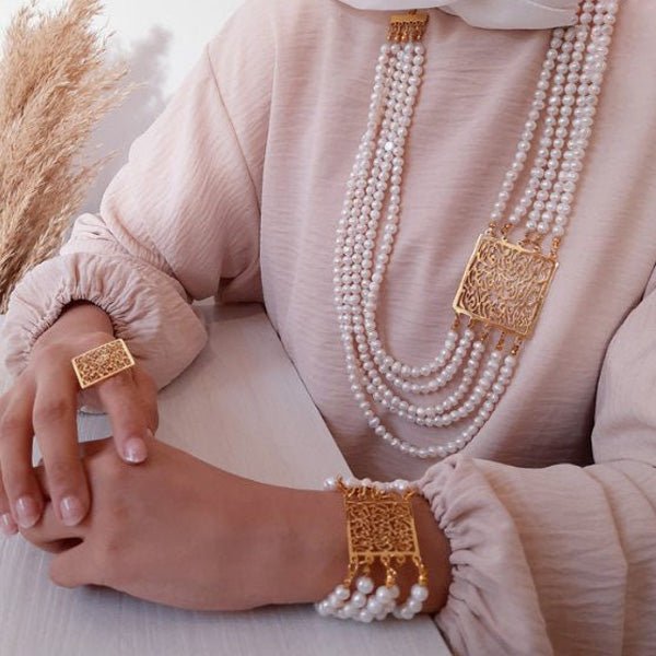 Horreya Natural Pearl Gold Plated Set