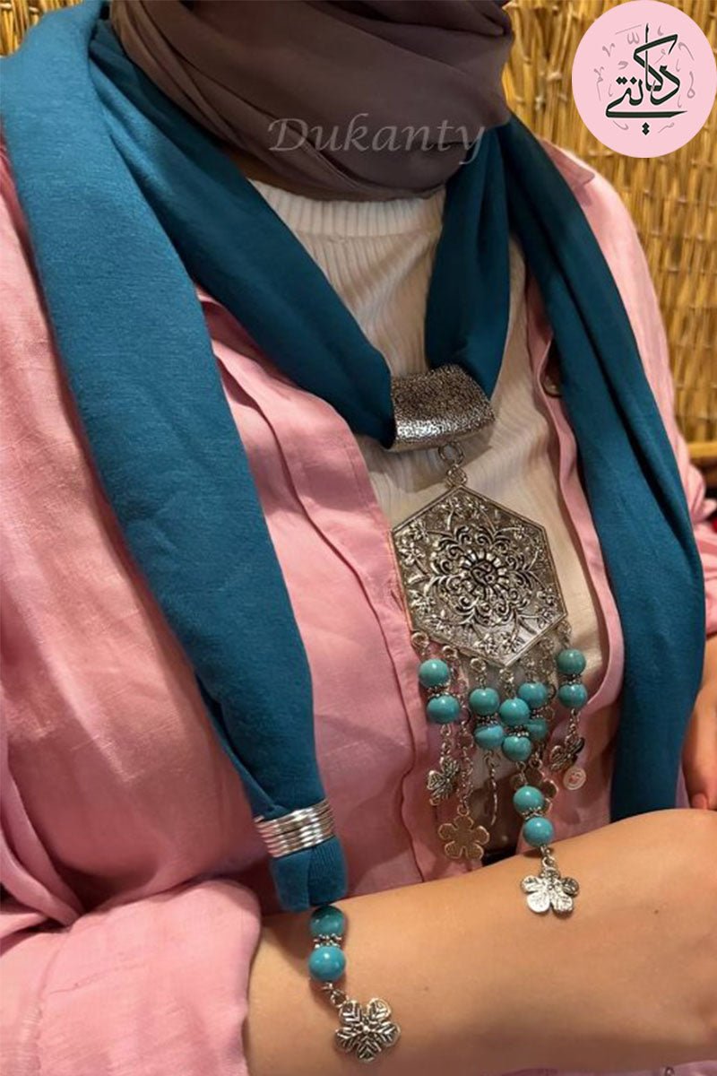 وشاح قلادة زرقاء
