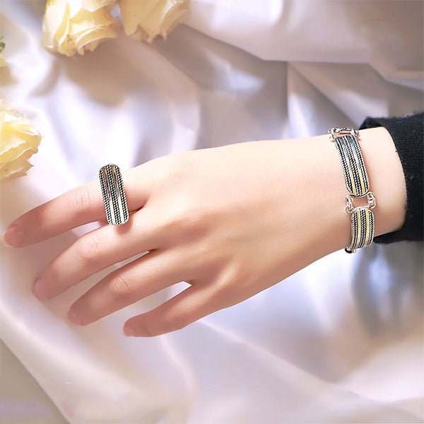 مجموعة جميلة مطلية بالفضة