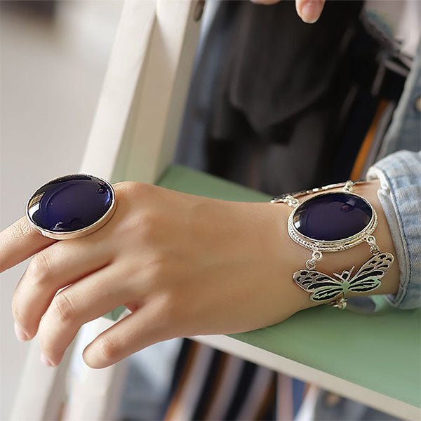 فراشة مطلية بالفضة