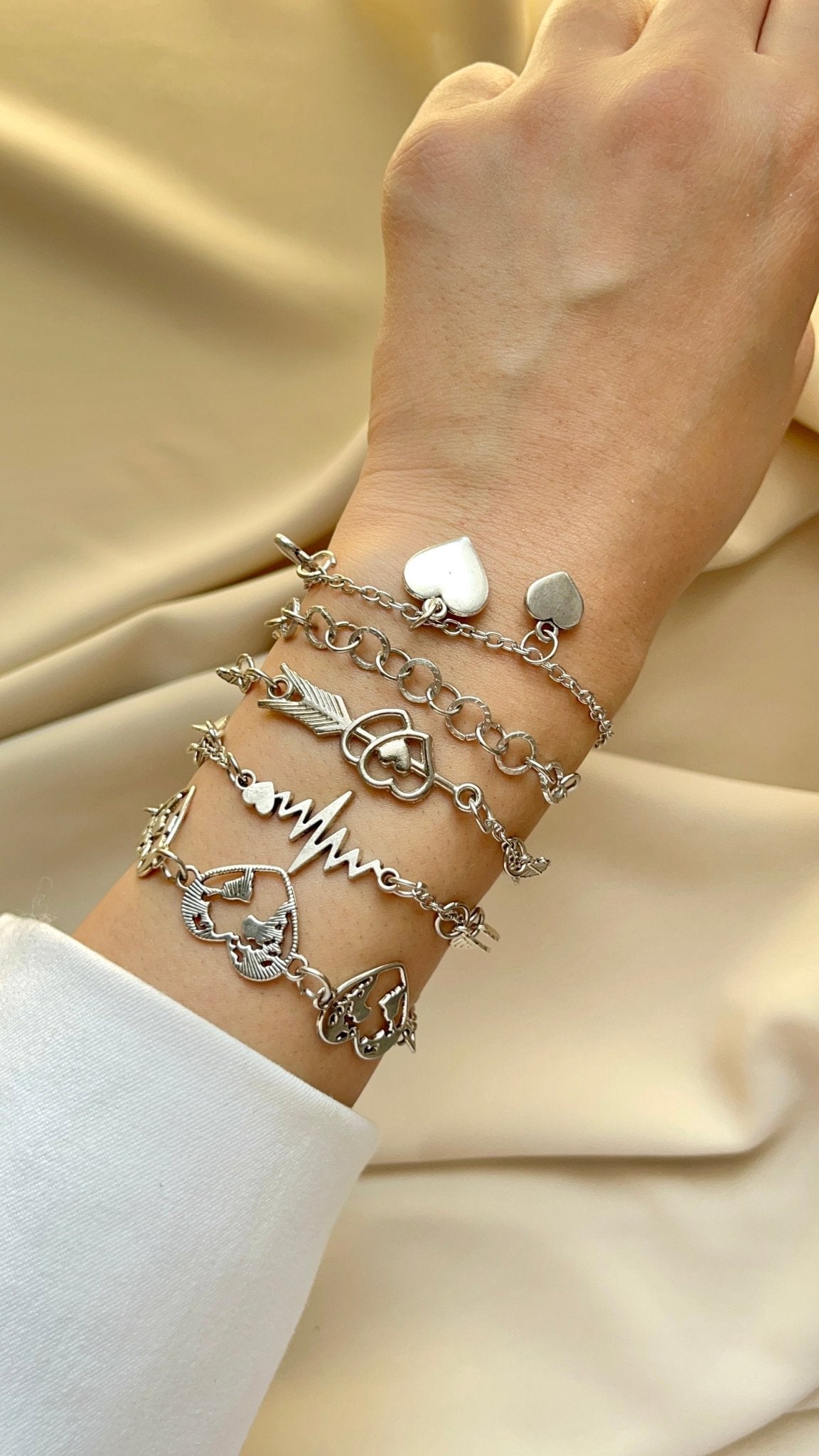 Zahraa Simple Bracelets