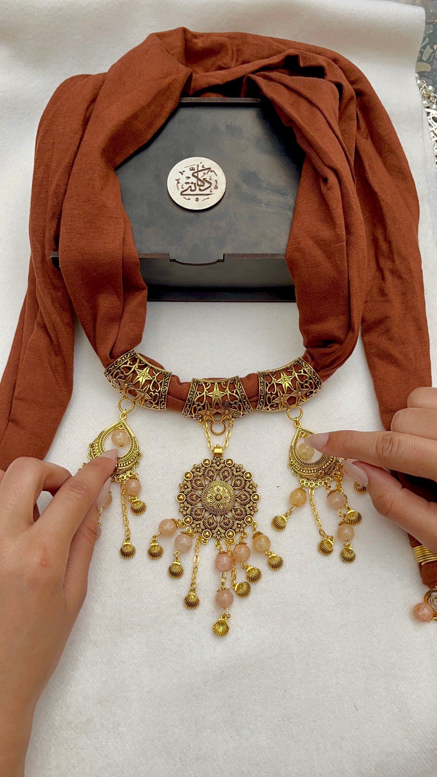 قلادة وشاح خير حافظ - قطن