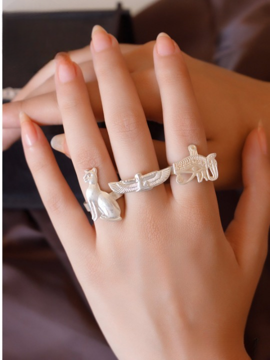 Nefertari Ring - Silver Plated