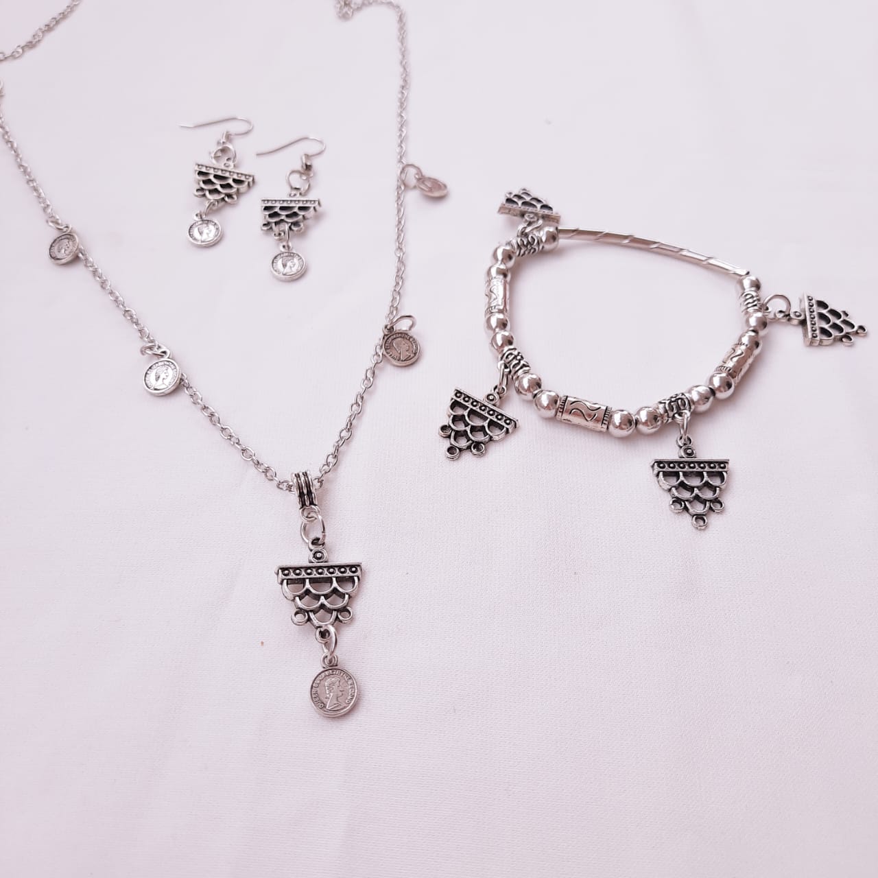 Layan Simple Set