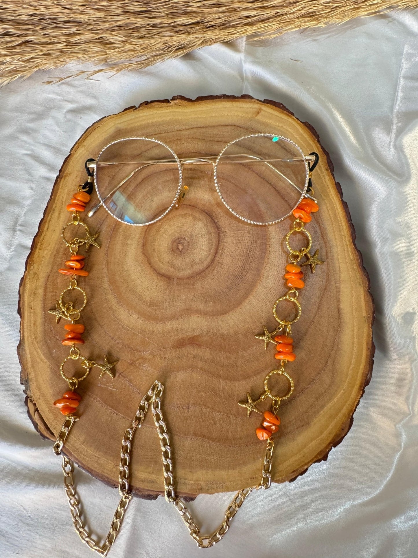 سلسلة نظارات نور - مطلية بالذهب