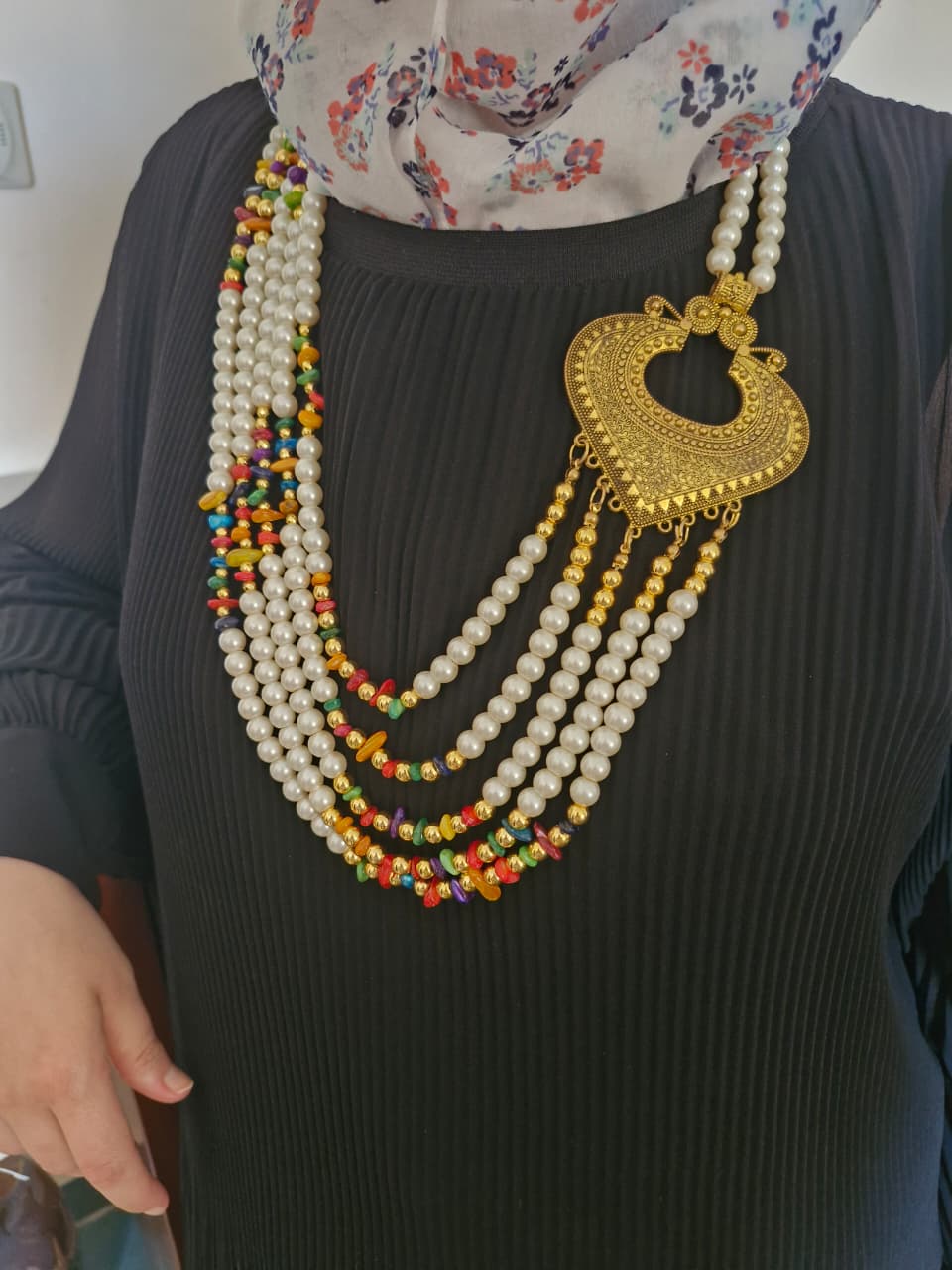 Noura Necklace - Pearl Stones