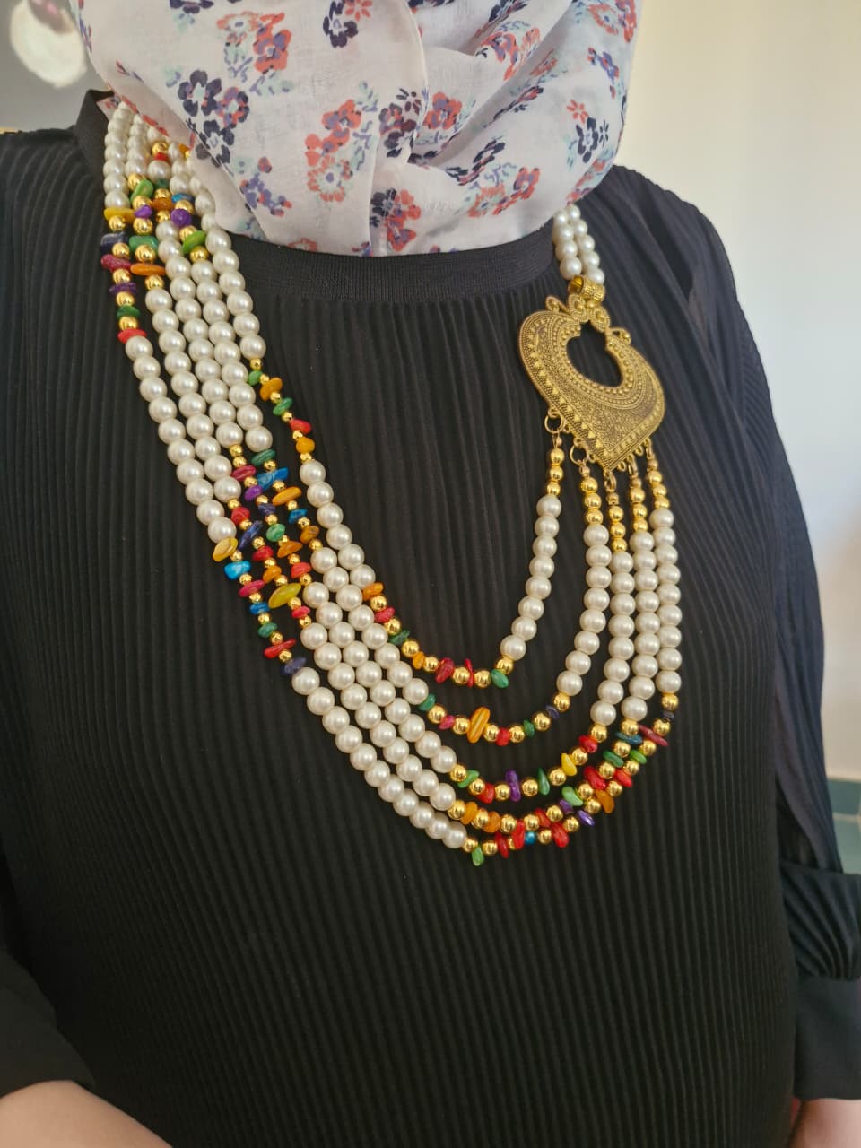 Noura Necklace - Pearl Stones