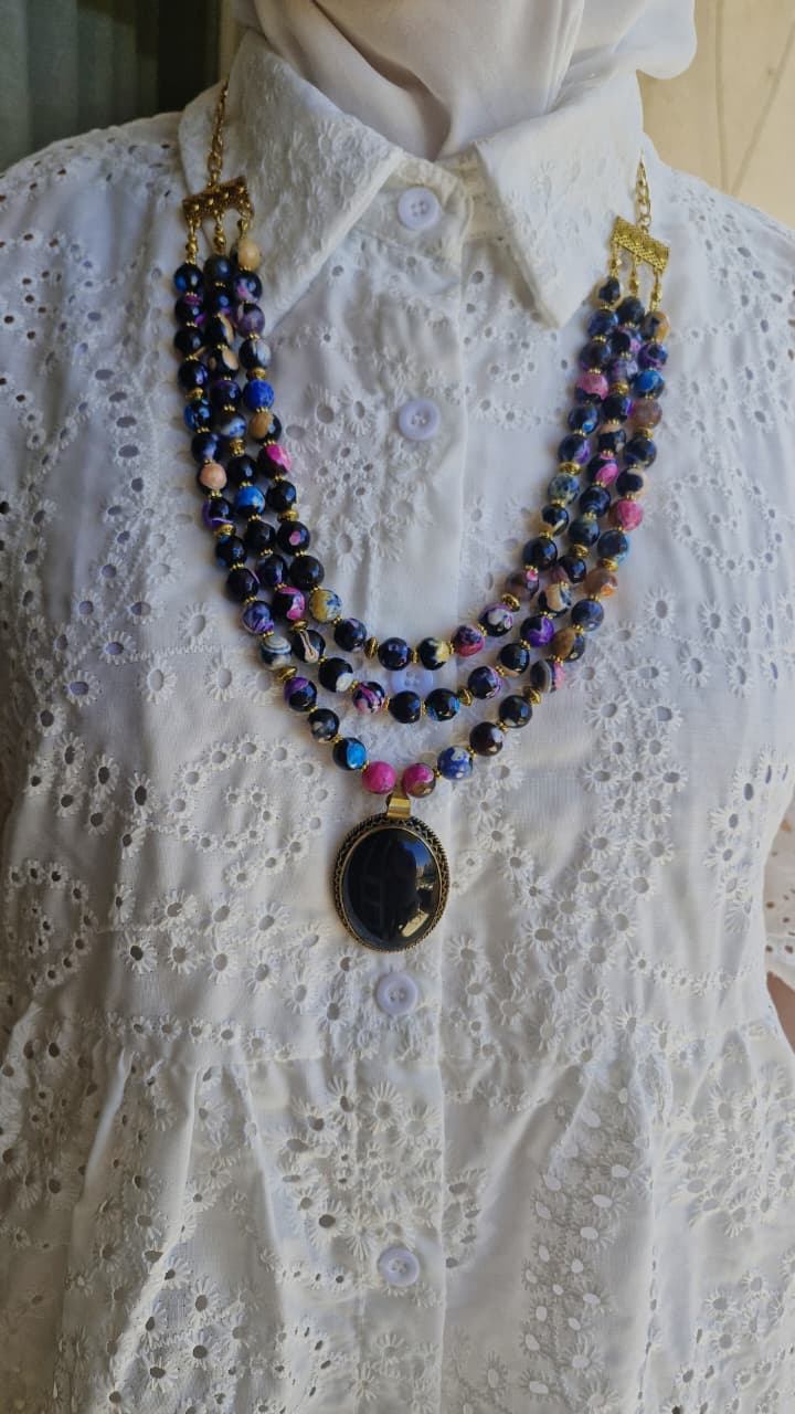 مجموعة نيفين السوداء