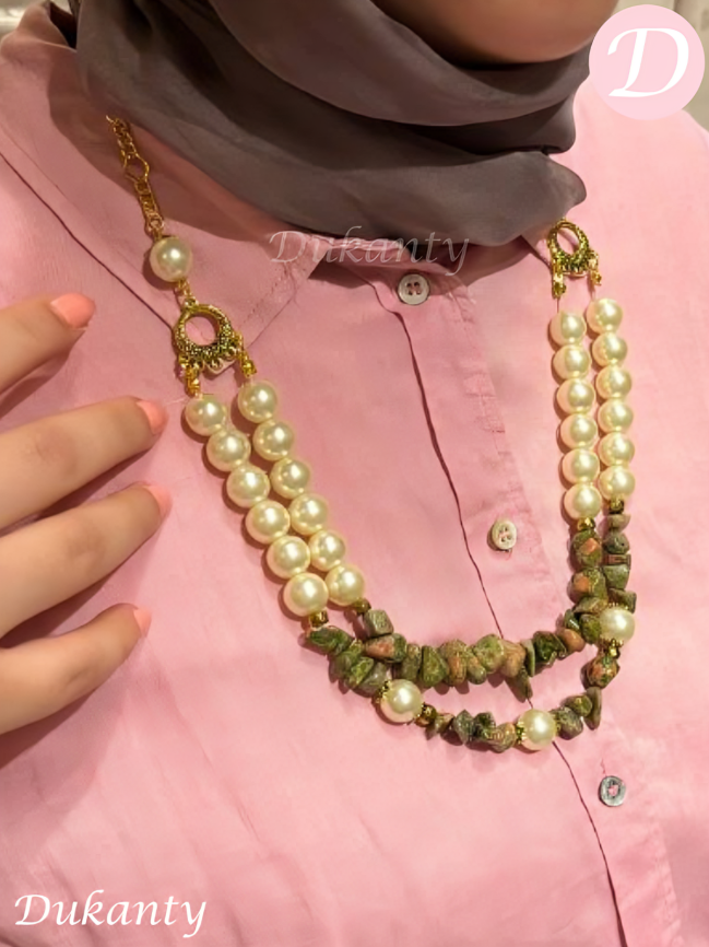 Walaa Necklace - Pearl Stones