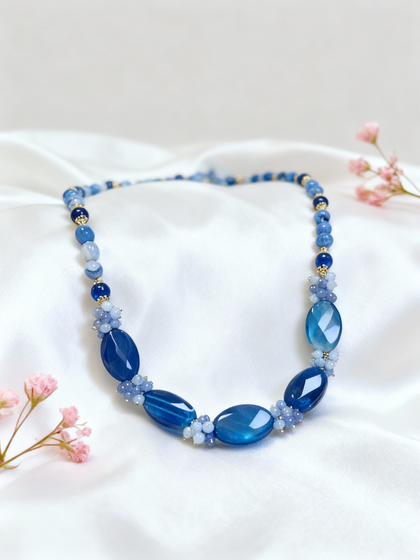Sahar Blue Agate Stones Necklace