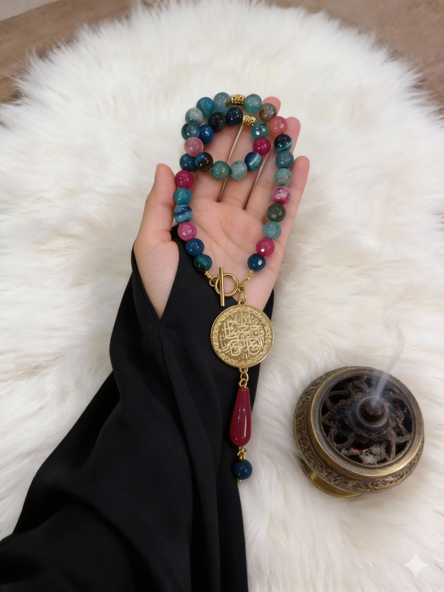 مسبحة لامعة ملونة - عقيق ملون