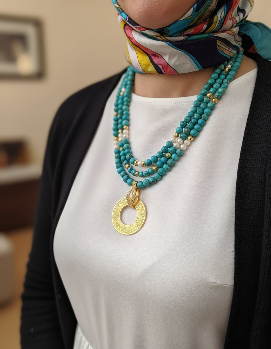 مجموعة من العقيق البني المكسور مع العقيق الأخضر الزيتي