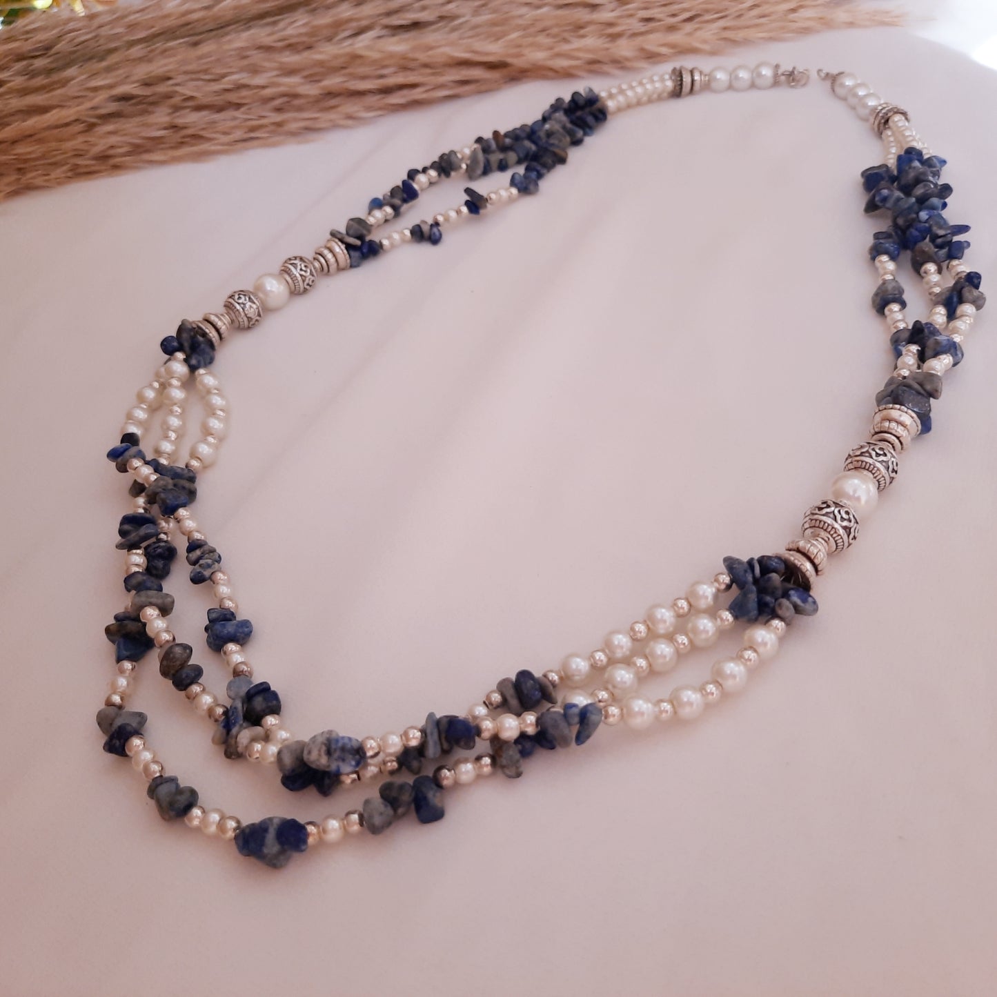 قلادة زينة - أحجار الصدف واللؤلؤ