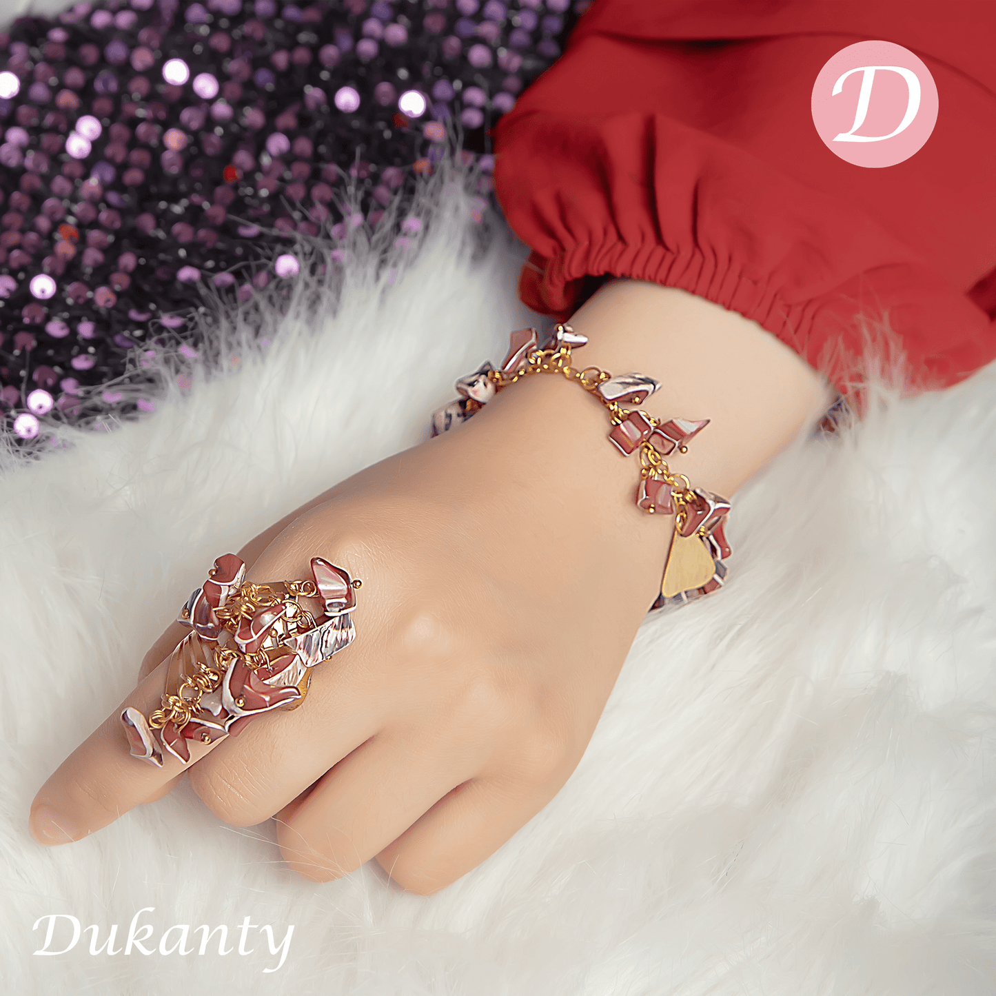 طقم زينة مع صدف وردي - مطلي بالذهب