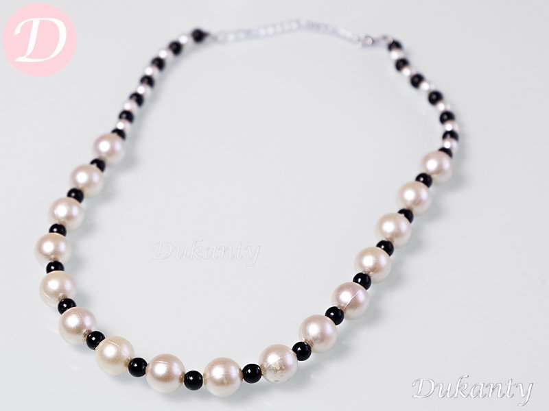 Laurel Necklaces - Pearl with Onyx