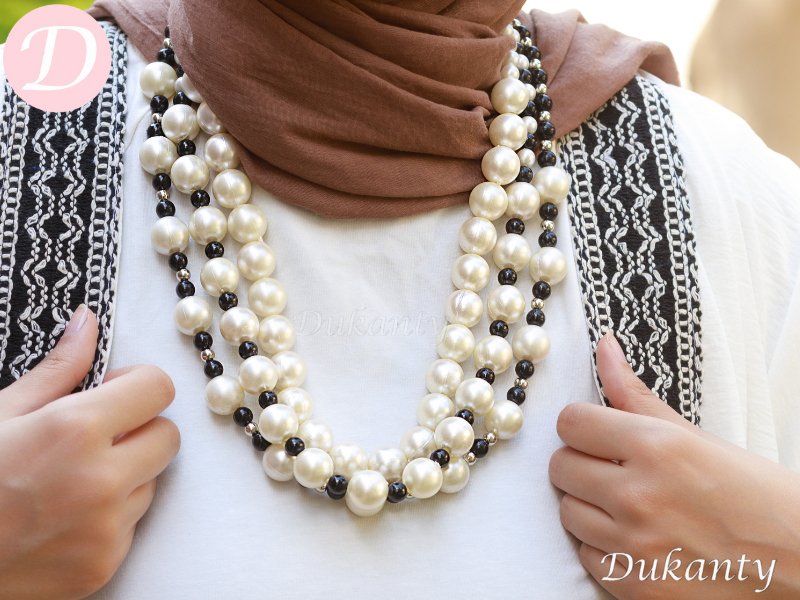 Laurel Necklaces - Pearl with Onyx