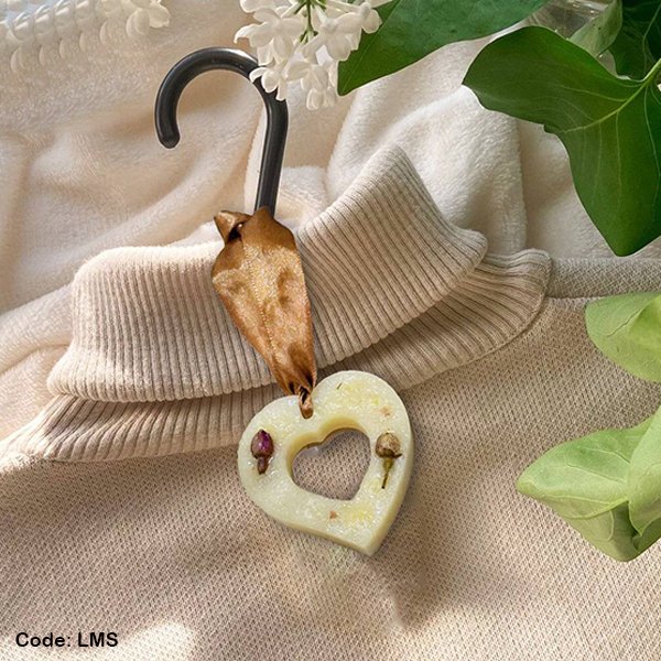 Heart Clothes Freshener Candle