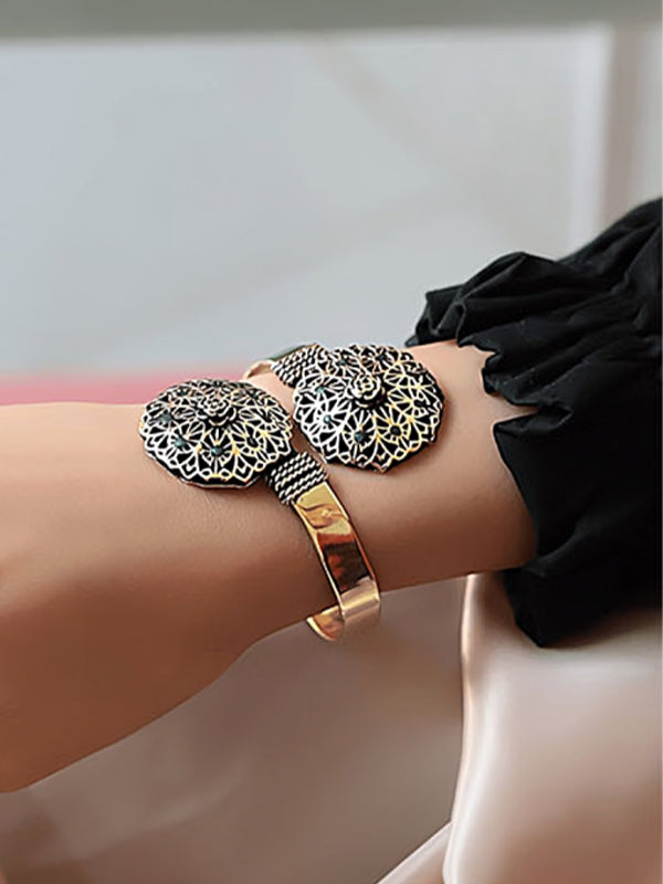 مجموعة نحاسية على شكل زهرة فيروزية