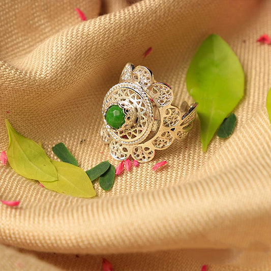 Victoria Vintage Ring - Green Agate and Silver Plated