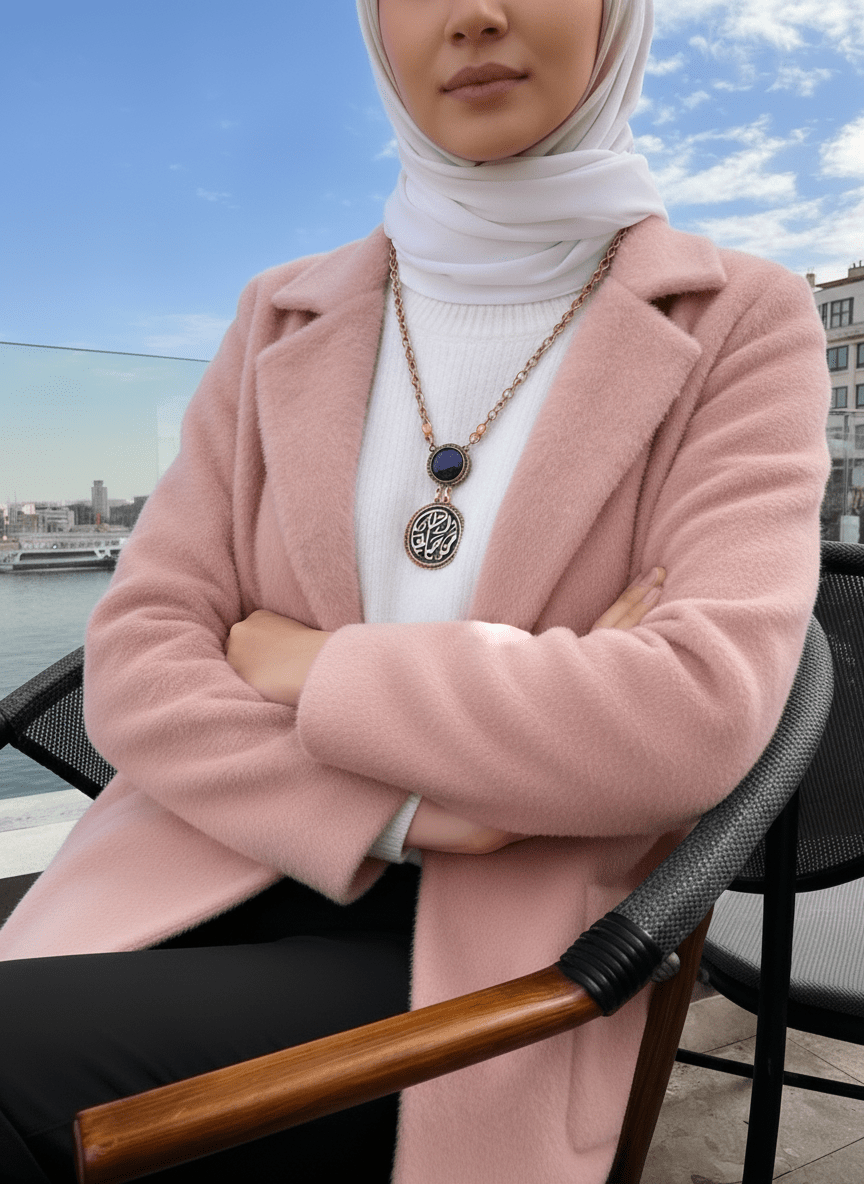 قلادة "أغلا من حياة" - مطلية بالذهب والفضة