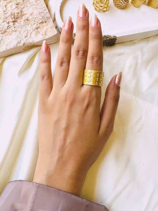 Lara Elegant Ring