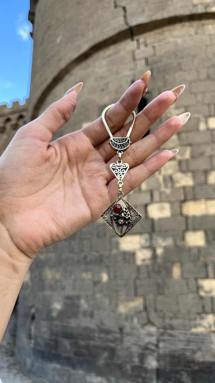 سلسلة مفاتيح مادلين - مطلية بالفضة