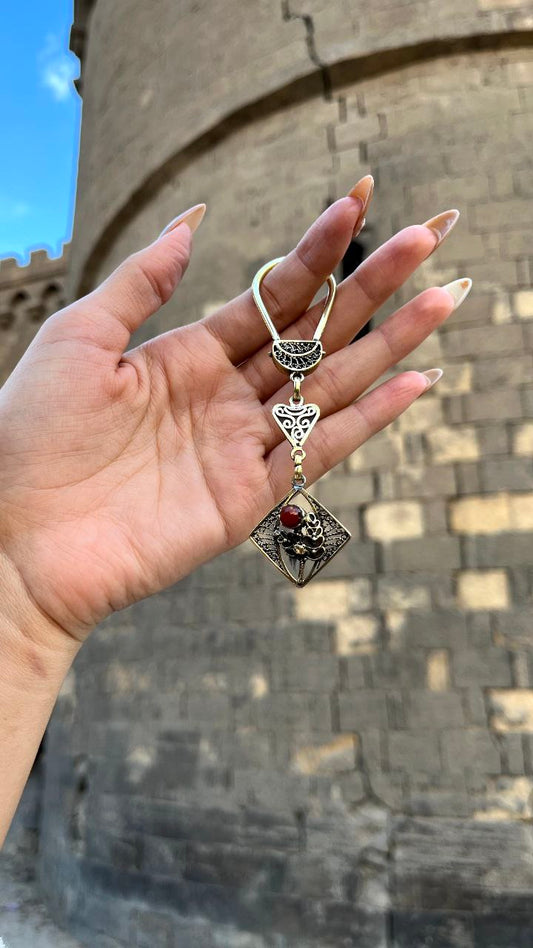 سلسلة مفاتيح مادلين - مطلية بالفضة