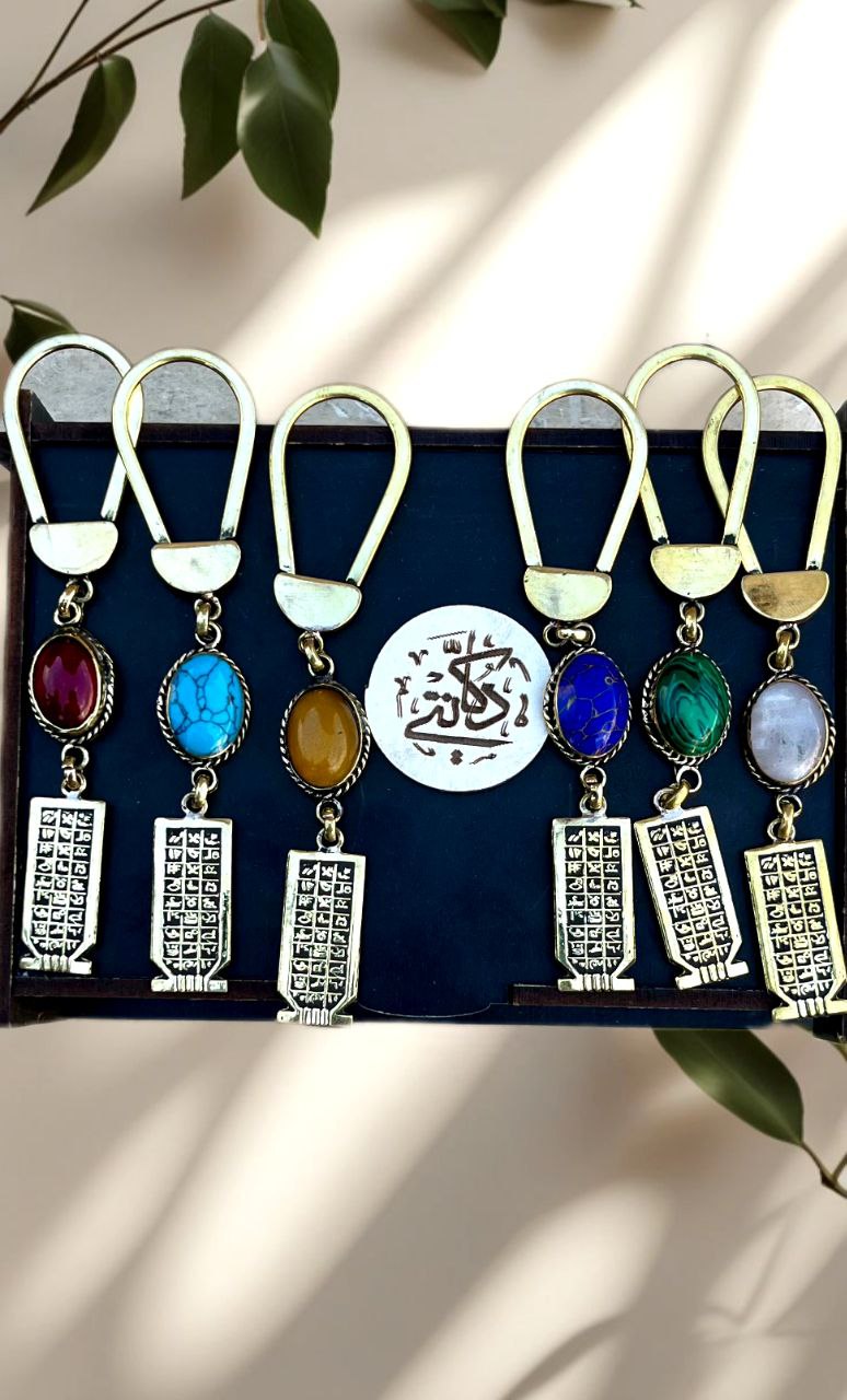 سلسلة مفاتيح مادلين - مطلية بالفضة