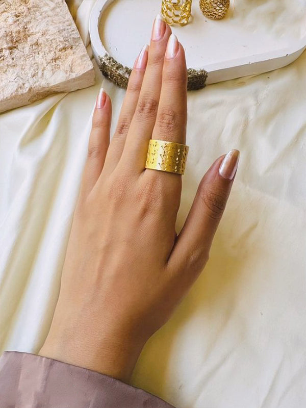 Lara Elegant Ring