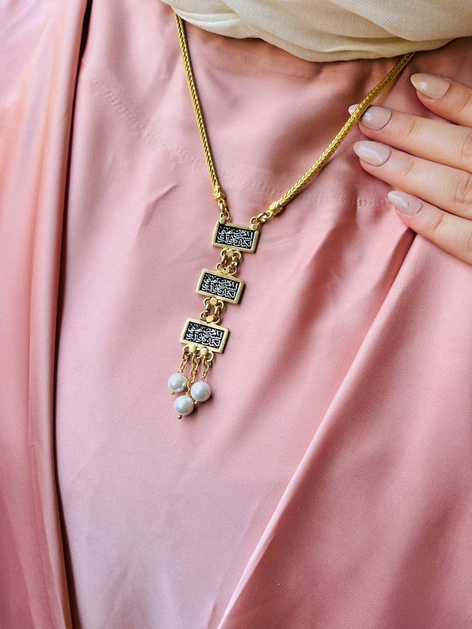Hager Elegant Necklace - Gold Platted