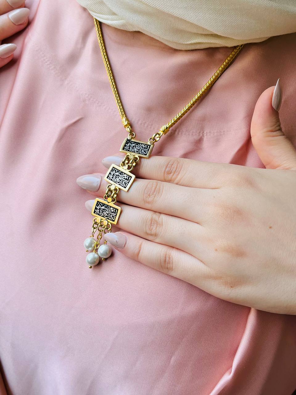 Hager Elegant Necklace - Gold Platted