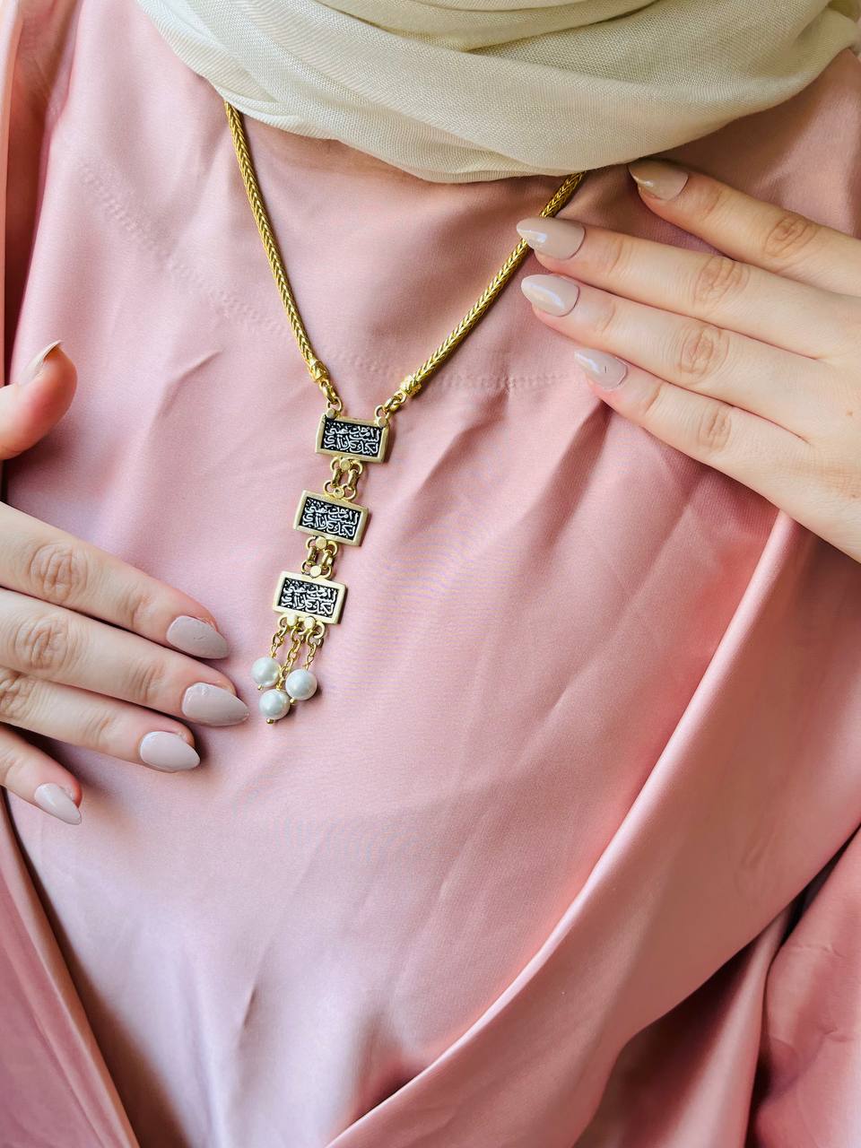 Hager Elegant Necklace - Gold Platted