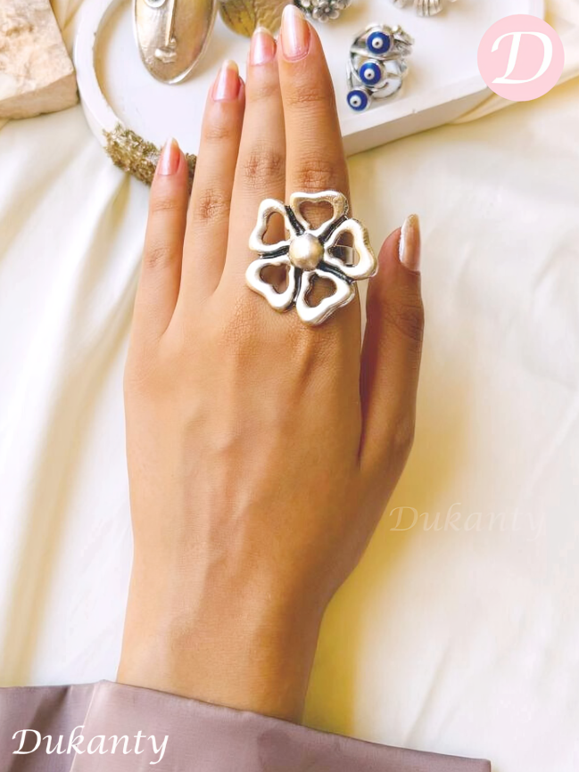 Tara Unique Ring