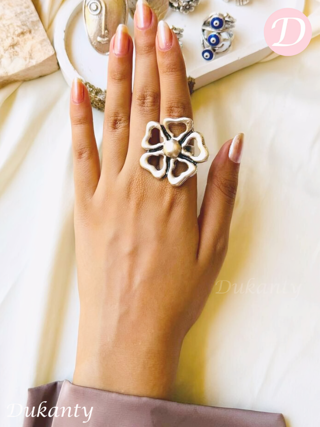 Tara Unique Ring