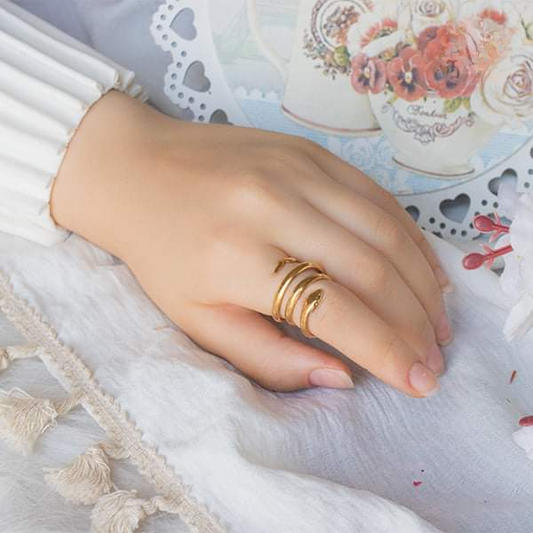 Medusa Simple Ring