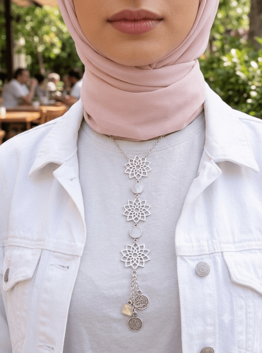 Delicate Flowers Necklace - Silver Plated