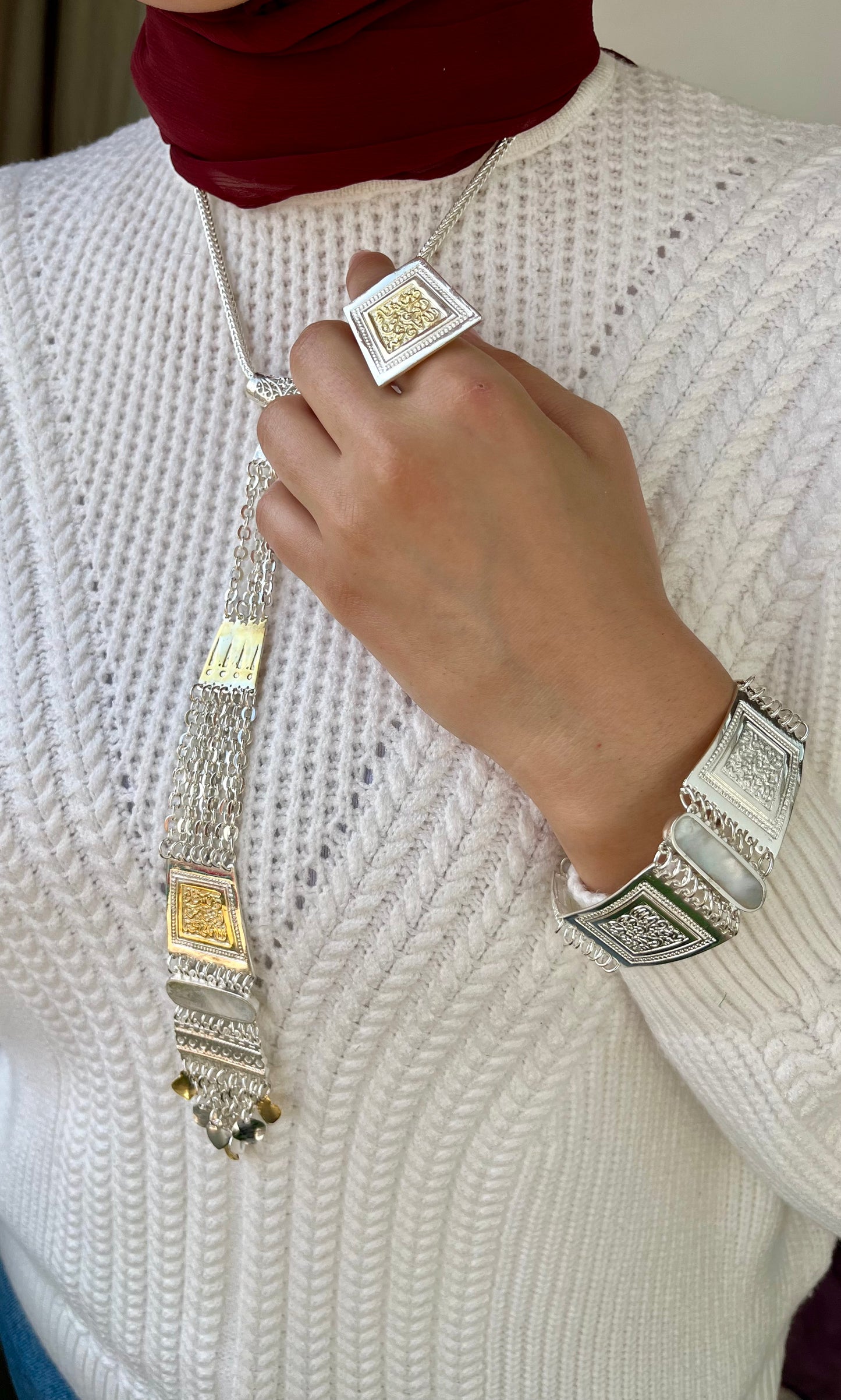 طقم عربي جديد - مطلي بالفضة ومطلي بالذهب