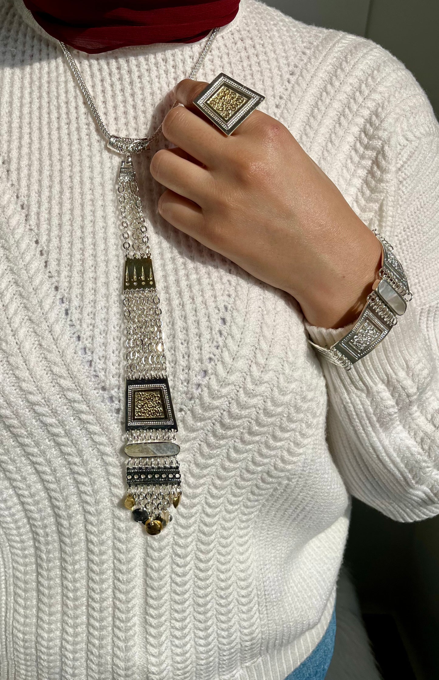 طقم عربي جديد - مطلي بالفضة ومطلي بالذهب