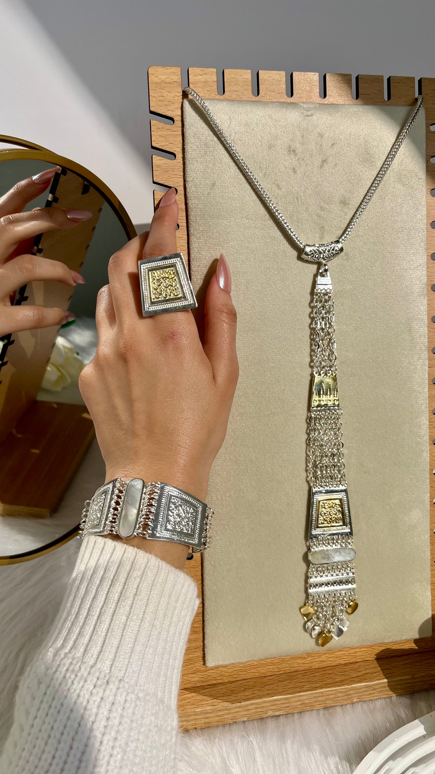 طقم عربي جديد - مطلي بالفضة ومطلي بالذهب