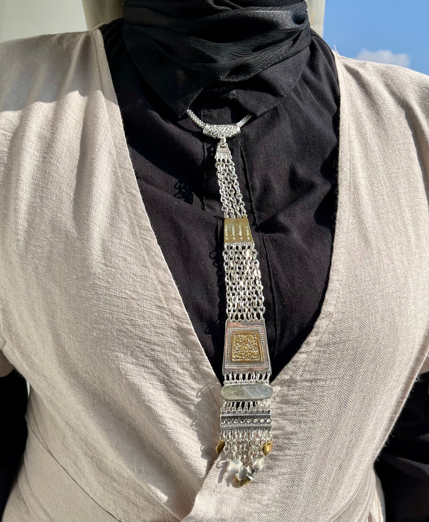 طقم عربي جديد - مطلي بالفضة ومطلي بالذهب